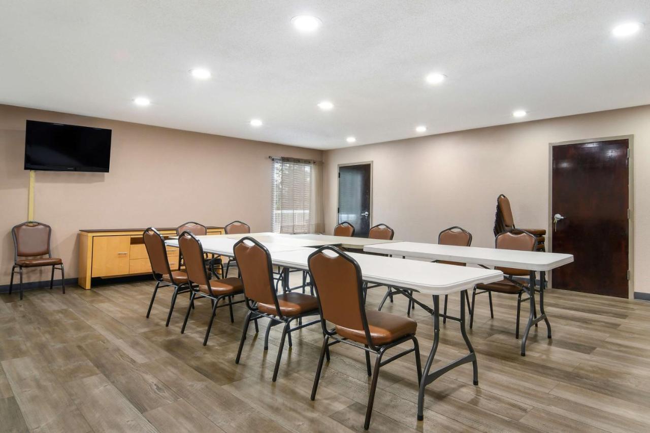 Surestay Plus Hotel Tarboro Bagian luar foto