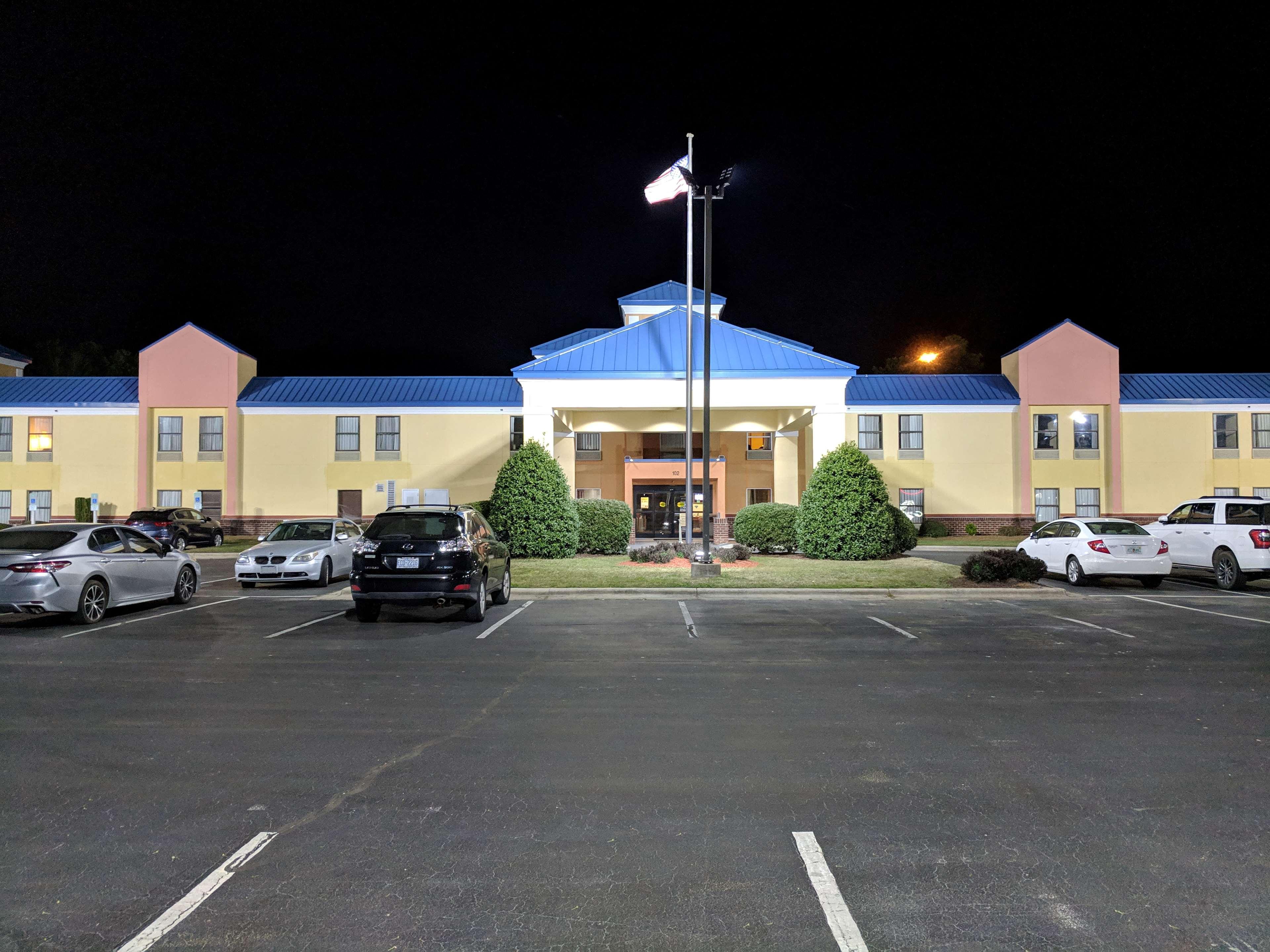 Surestay Plus Hotel Tarboro Bagian luar foto