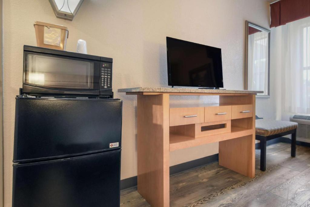 Surestay Plus Hotel Tarboro Bagian luar foto